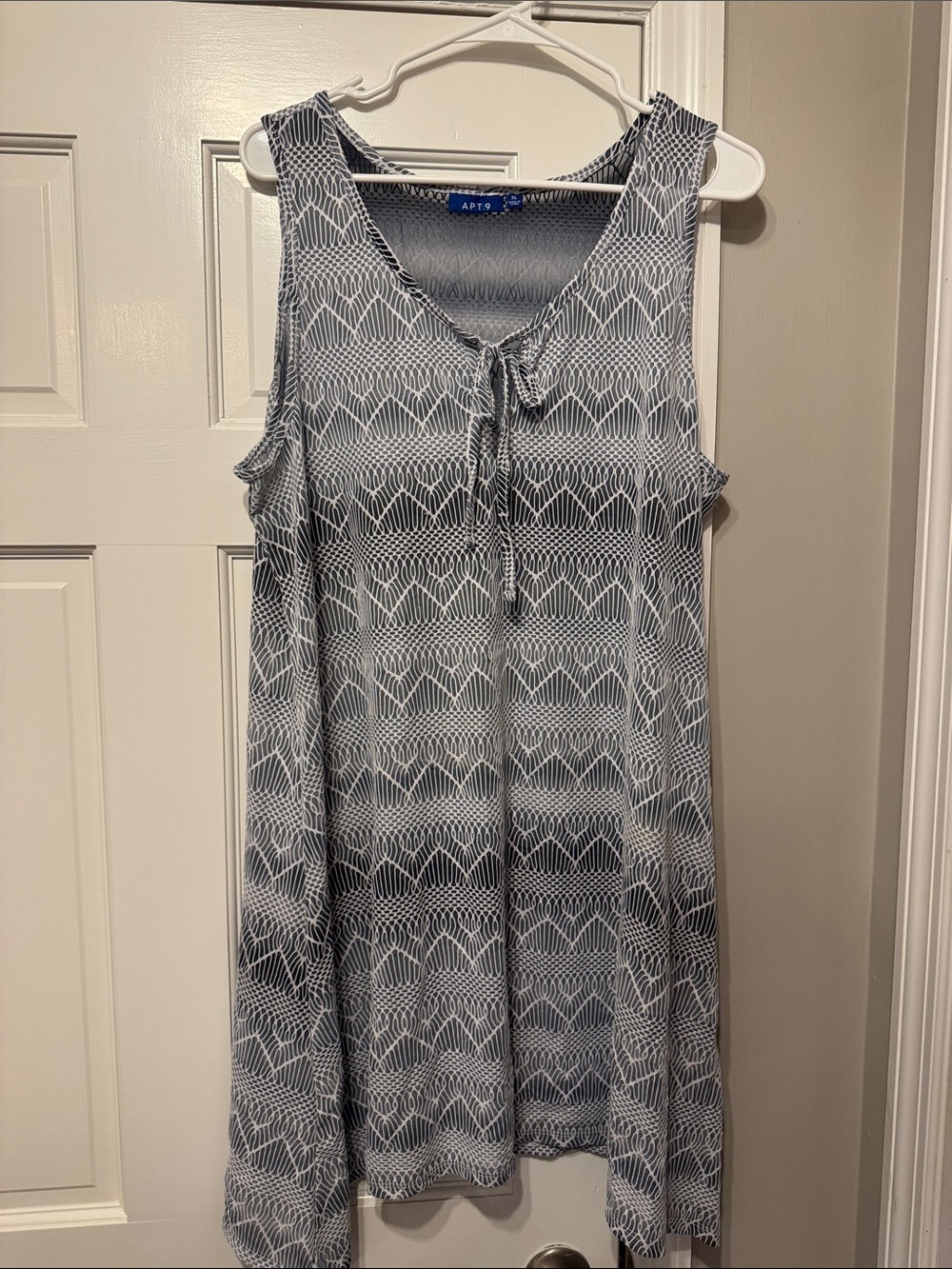 Apt. 9 Sleeveless Tie-Neck Swim Suit Cover up. Gray & White Geometric